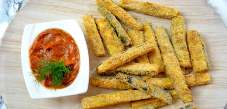Chrupiące frytki z cukinii nadadzą Twojej sobocie smaku