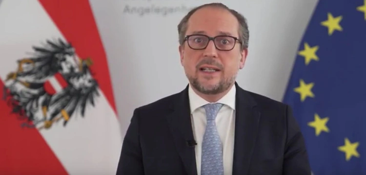 Szef MSZ Austrii: Nie powinniśmy iść za daleko w karaniu Rosji