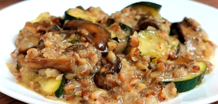 Niebo w gębie. Kaszotto z grzybami i cukinią na białym winie