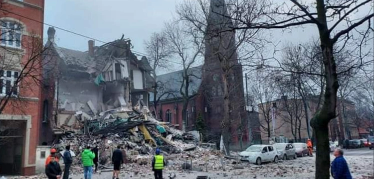 PILNE! Tragedia w Katowicach. W wyniku wybuchu zawalił się budynek mieszkalny
