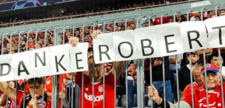 Stadion Monachium wciąż pamięta zasługi Lewandowskiego. Polak przyjęty oklaskami