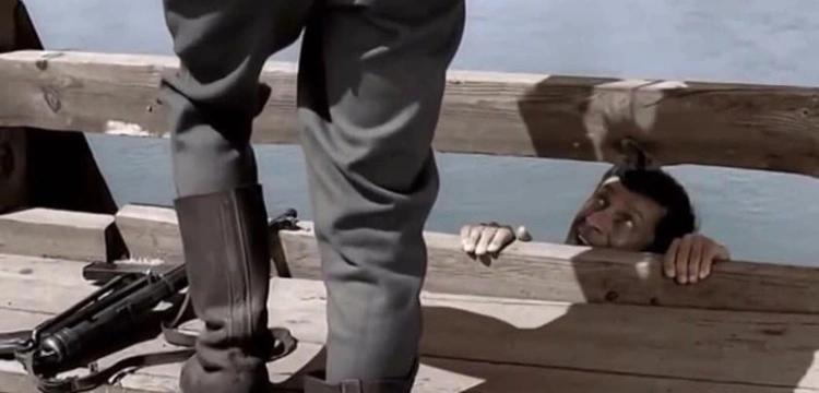 [KONIECZNIE ZOBACZ!] Internauci nie oszczędzają na memach po zniszczeniu symbolu rosyjskiej okupacji Krymu