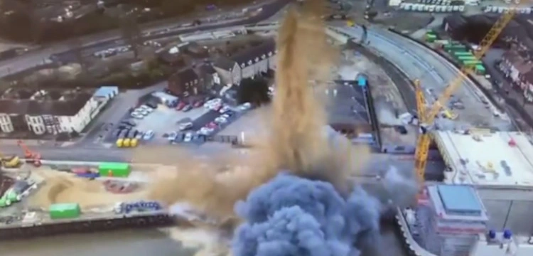 Potężna eksplozja w angielskim porcie!