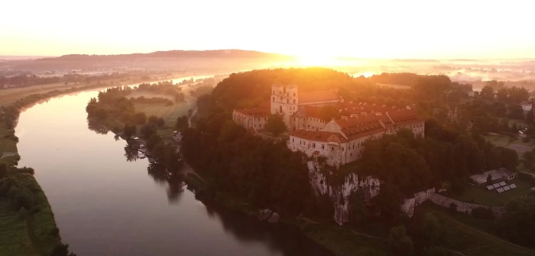 Milionowe straty opactwa w Tyńcu. Oskarżonemu grozi nawet 10 lat więzienia