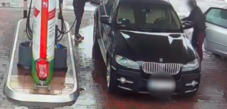 [ZOBACZ!] Zuchwała kradzież pół miliona złotych. Kamery wszystko nagrały