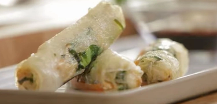 Spring rollsy z kurczakiem i warzywami