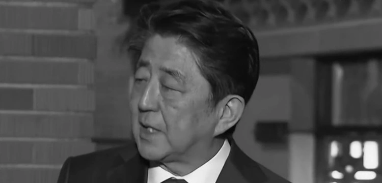 Postrzelony w zamachu b. premier Japonii nie żyje
