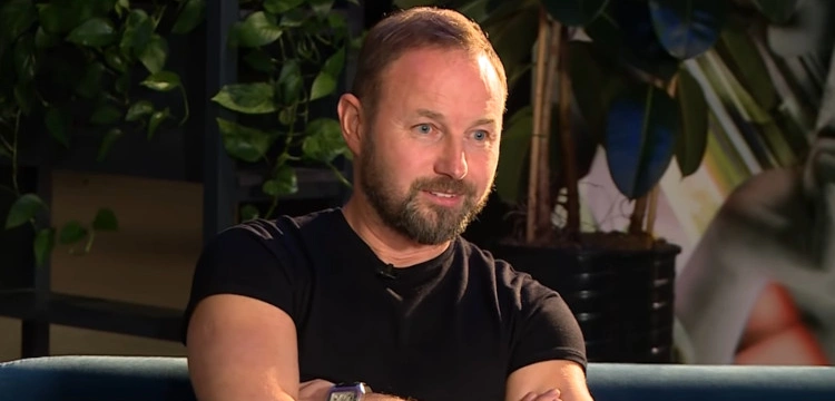 Czy to się leczy? Europoseł PO chwali się, że oglądał mecz podczas głosowań w PE