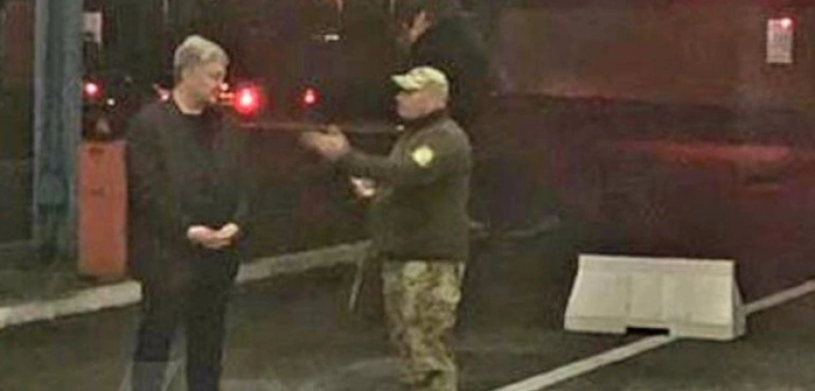 Do trzech razy sztuka. Poroszence wreszcie udało się opuścić Ukrainę