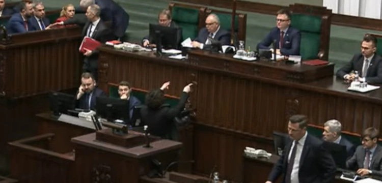 Wielka sejmowa kłótnia w Koalicji Tuska. Żukowska do Hołowni: Ta błyskawica będzie wymierzona w pana