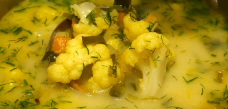 Zupa kalafiorowa mojej mamy
