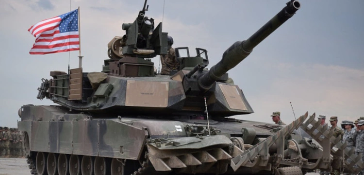 Amerykanie wzmacniają wschodnią flankę NATO! Do Polski i na Litwę trafi 1275 pojazdów opancerzonych