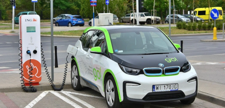 Na podziemnym parkingu Warszawianki nie zaparkujesz już samochodem elektrycznym