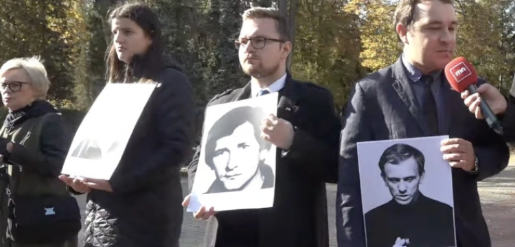 „Przyszyliście pożegnać Goebbelsa”. Protest na pogrzebie Jerzego Urbana