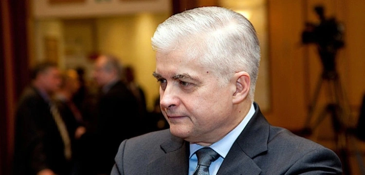 Cimoszewicz: Ja bym wpuścił Ławrowa do Polski