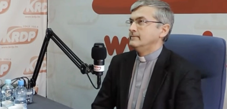 Komunia dla rozwiedzionych? Ks. prof. Krajczyński: To niemożliwe