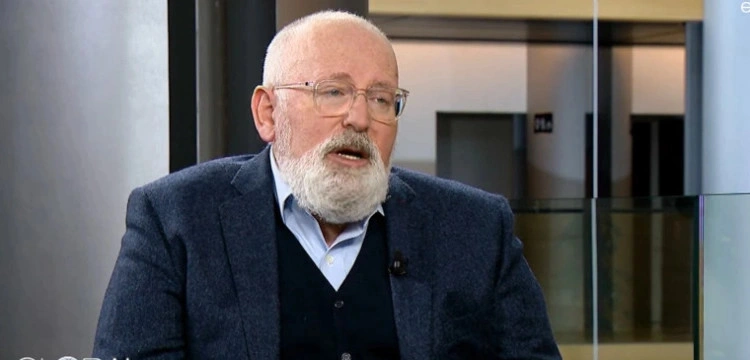 Unijny szantaż trwa. Timmermans w Chorzowie o „kamieniach milowych”