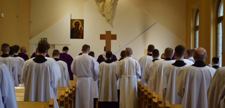 Ks. dr Sławomir Sosnowski: Rozeznanie powołania jest jak jazda na rondzie. Trzeba podjąć decyzję