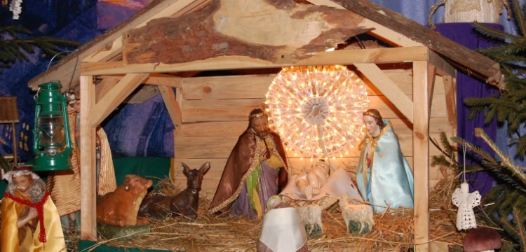 Papież Franciszek: Przygotujmy w naszych domach bożonarodzeniowe szopki