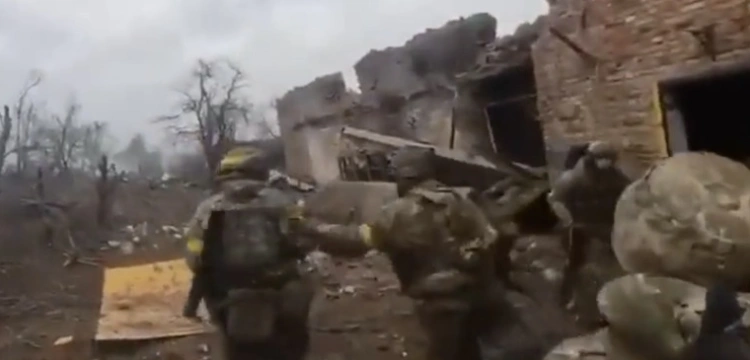 Nagranie prosto z „piekła na ziemi”. Tak wyglądają walki o Bachmut [WIDEO]