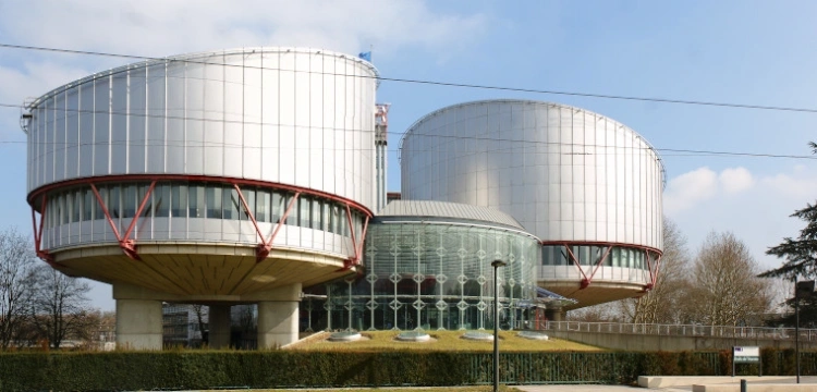 ETPC: przymuszenie 20-latki do aborcji przez rodziców to nieludzkie traktowanie