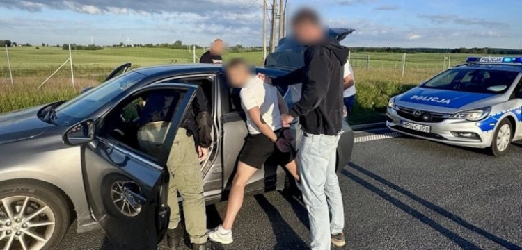 Oszukali Polaków na nawet kilkaset tysięcy złotych. Tczewska policja zatrzymała dwóch Ukraińców