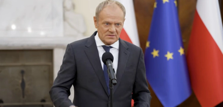 Dopiero się dowiedział? Premier zabrał głos ws. saloniku dla polityków KO