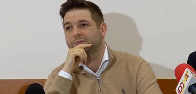 „To rasizm!”. Patryk Jaki ostro o działaniach PE