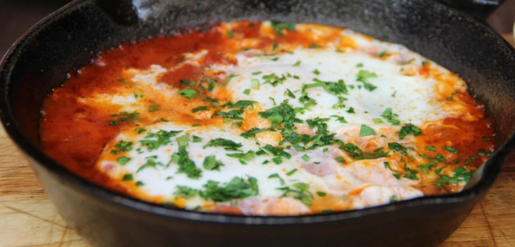 Szakszuka, czyli wiosna na talerzu