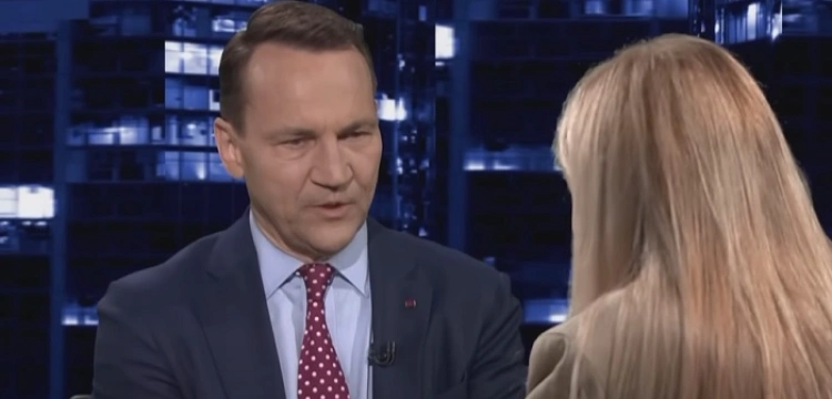 „Dziś stał się kłopotem” - anonimowy rozmówca PO o Sikorskim