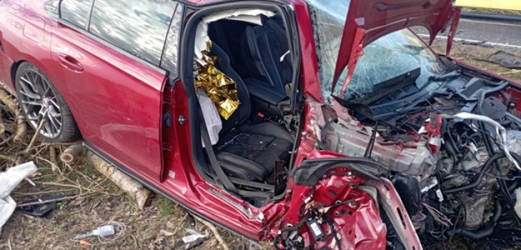 Tragedia pod Człuchowem: Śmiertelny wypadek w wyniku brawurowej jazdy i niebezpiecznego wyprzedzania