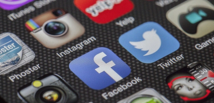 Naukowcy: media społecznościowe zmieniają postrzeganie rzeczywistości