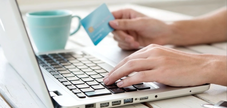 Sprzedawaj obrazem. Fotografia produktowa a lejek sprzedażowy [Materiał promocyjny]