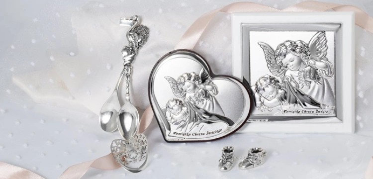 Obrazek na chrzest i jego symbolika – przegląd najpopularniejszych motywów [Materiał promocyjny]