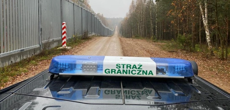 Ataki migrantów na patrole Straży Granicznej na polsko-białoruskiej granicy