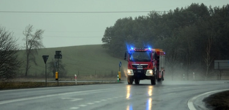 Ogromne wichury w Polsce: kilkadziesiąt akcji strażaków