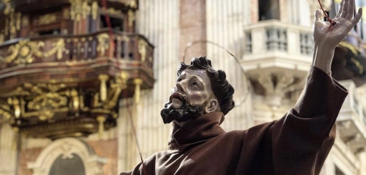 "Nie rezygnuj z pomocy świętych w drodze do nieba"