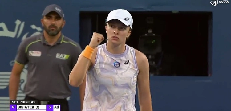 Świątek w pięknym stylu awansowała do finału w Dubaju [Wideo]