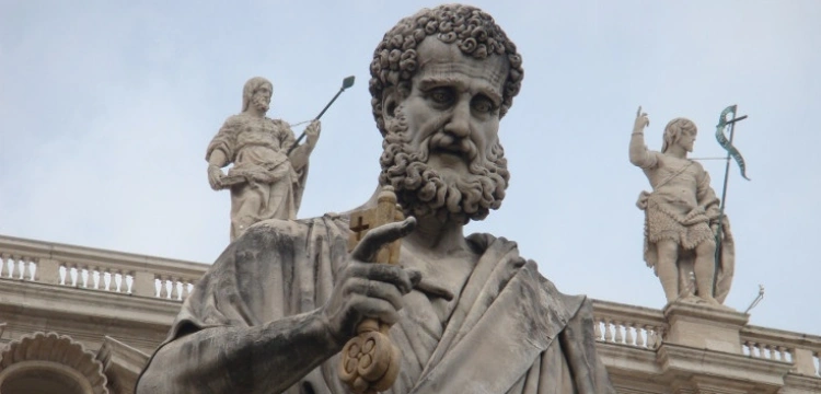 Świętość kanonizowana, czyli kiedy Kościół ogłasza kogoś świętym?