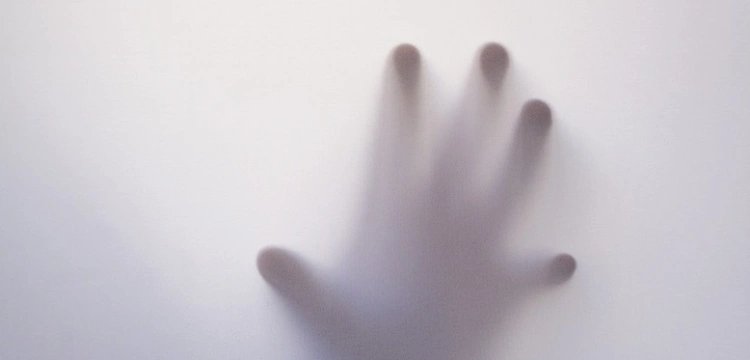 Areszt i badania psychiatryczne za wejście do własnego domu? A jednak to możliwe...