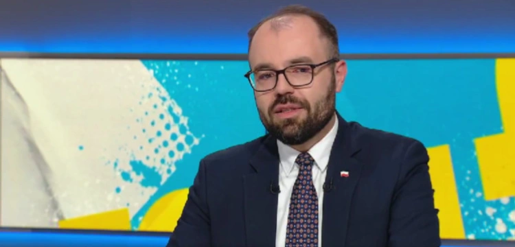 B. minister rządu PiS zawieszony przez Kaczyńskiego