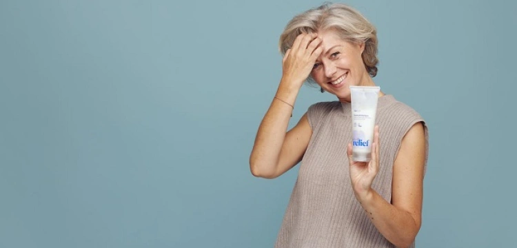 Łupież - możliwe przyczyny, objawy oraz sposoby na pozbycie się go