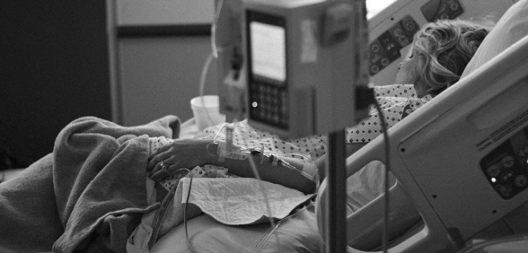 Bundestag odrzucił ustawę o eutanazji. Niemiecka prasa: posłowie są żałośni