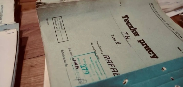 Szokujące "piwnice pamięci SB" u emerytowanego majora Wojsk Ochrony Pogranicza w Koszalinie