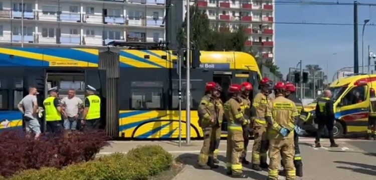 Toruń: Zderzenie tramwajów w centrum – kilkanaście osób rannych, w tym dzieci