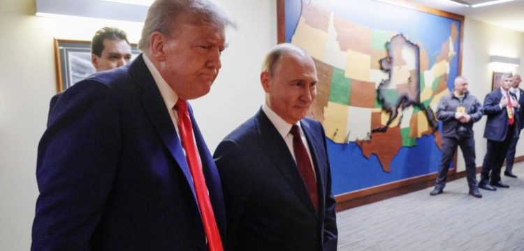 Niemcy: Trump wpadł w sidła Putina jak „żarłoczny szop pracz”