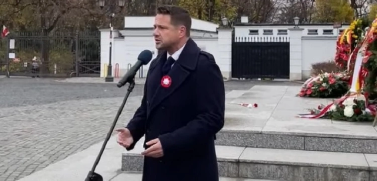 Trzaskowski przyznaje, że Marsz Niepodległości w tym roku bardzo spokojny, ale... nie obyło się bez wyzwik o faszystach [Wideo]
