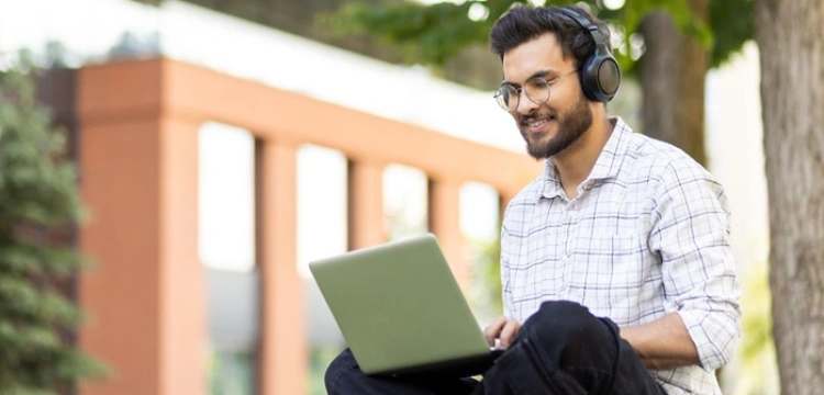 Internet mobilny bez limitu dla studentów – czy to najlepsze rozwiązanie na stancję? [Materiał promocyjny]