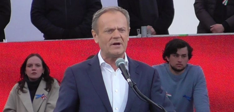 Tusk podał nazwiska kandydatów na ministrów. Są Sikorski i Nowacka
