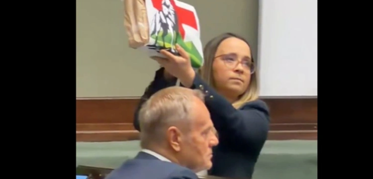 „Byś się wstydził!”. Awantura w Sejmie po lekceważącym geście Tuska wobec obrońców szpitala w Lesku